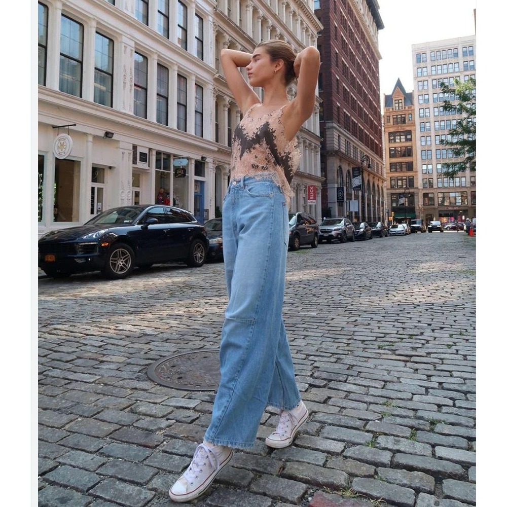 BDG Women's Blue Rih‎ Extreme Baggy Mid-Rise Relaxed Fit Jeans Women's Size 25 - Picture 3 of 16
